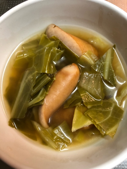 キャベツもりもりで。あっさりと飲みやすいスープでした(^^)ウインナーの旨味も相まってちょうど良かったです♪