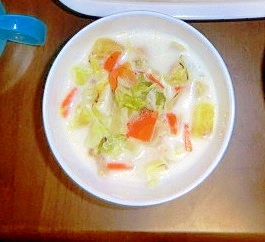 白菜の牛乳シチュー 1歳半の子供の夕食9 29 レシピ 作り方 By さすけママ8603 楽天レシピ