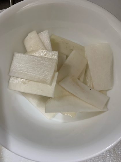 冷蔵庫で育てる熟成ぬか床を使って大根の皮のぬか漬け