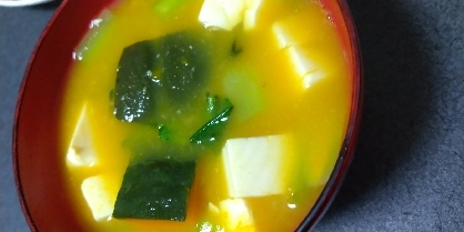 南瓜と小松菜の豆腐味噌汁