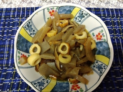 糸こんにゃくと椎茸の煮物