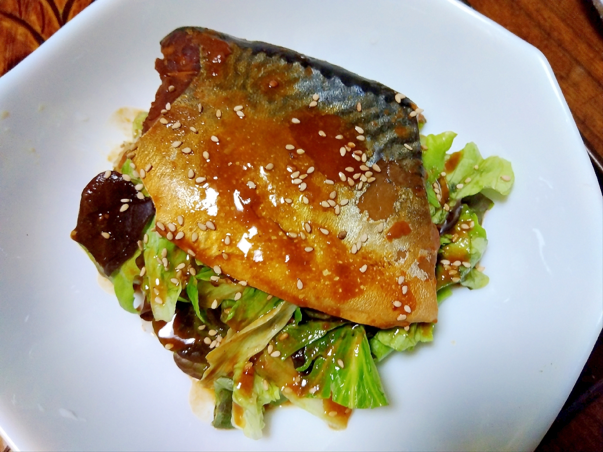 ✿⁠胡麻香る♡鯖味噌煮レタス丼