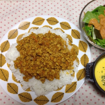 カレー粉だけよりスパイスがはいったほうが味に深みがでますね。

いつも美味しい本格レシピを参考にさせてもらってます！ ありがとうございます。