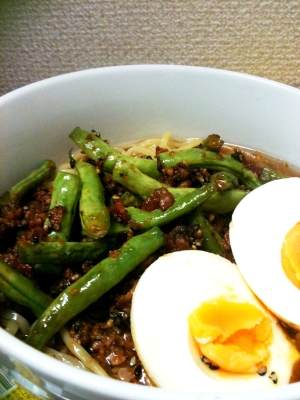 おうちで作れる簡単！白黒ごま担担麺☆