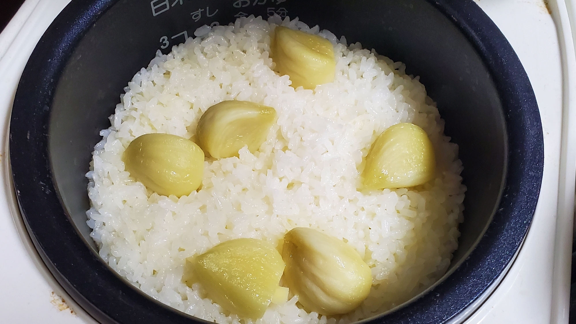 炊飯器で作るガーリックライス