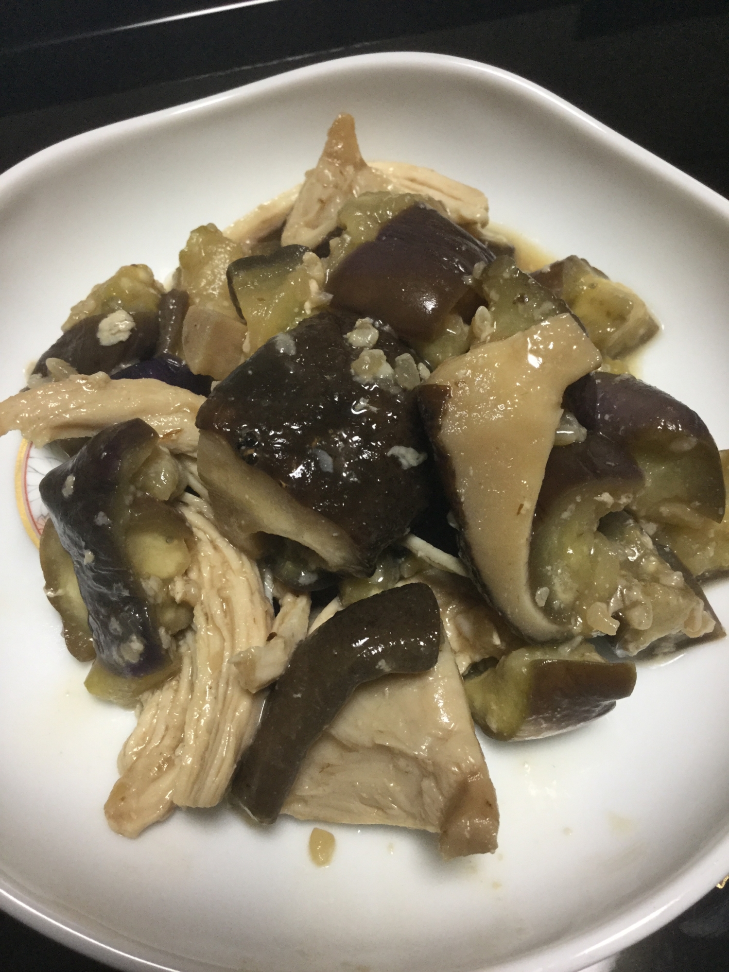 レンジで茄子と鶏胸肉の醤油麹蒸し