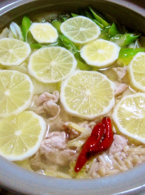 豚と白菜のレモン鍋【鶏がら塩糀スープが決め手！】