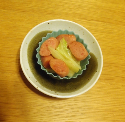 お弁当に☆魚肉ソーセージとキャベツのカレー粉炒め☆