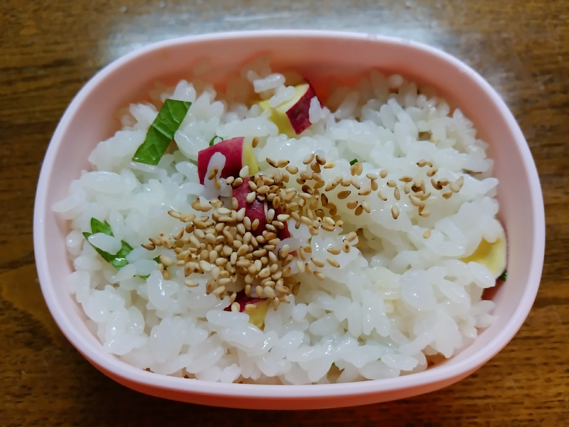 薩摩芋とシソの寿司飯