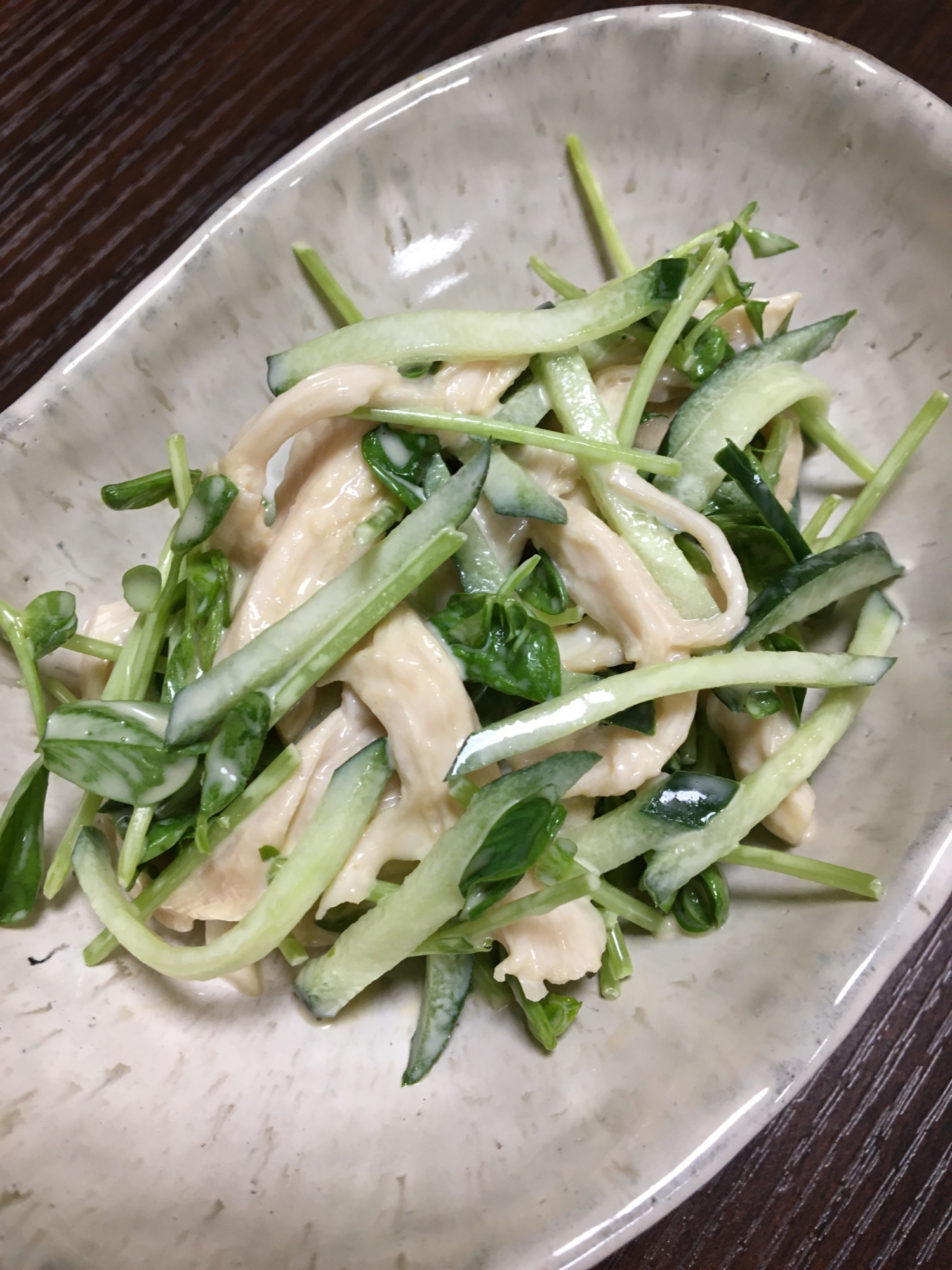 鶏肉ときゅうりの棒々鶏風サラダ