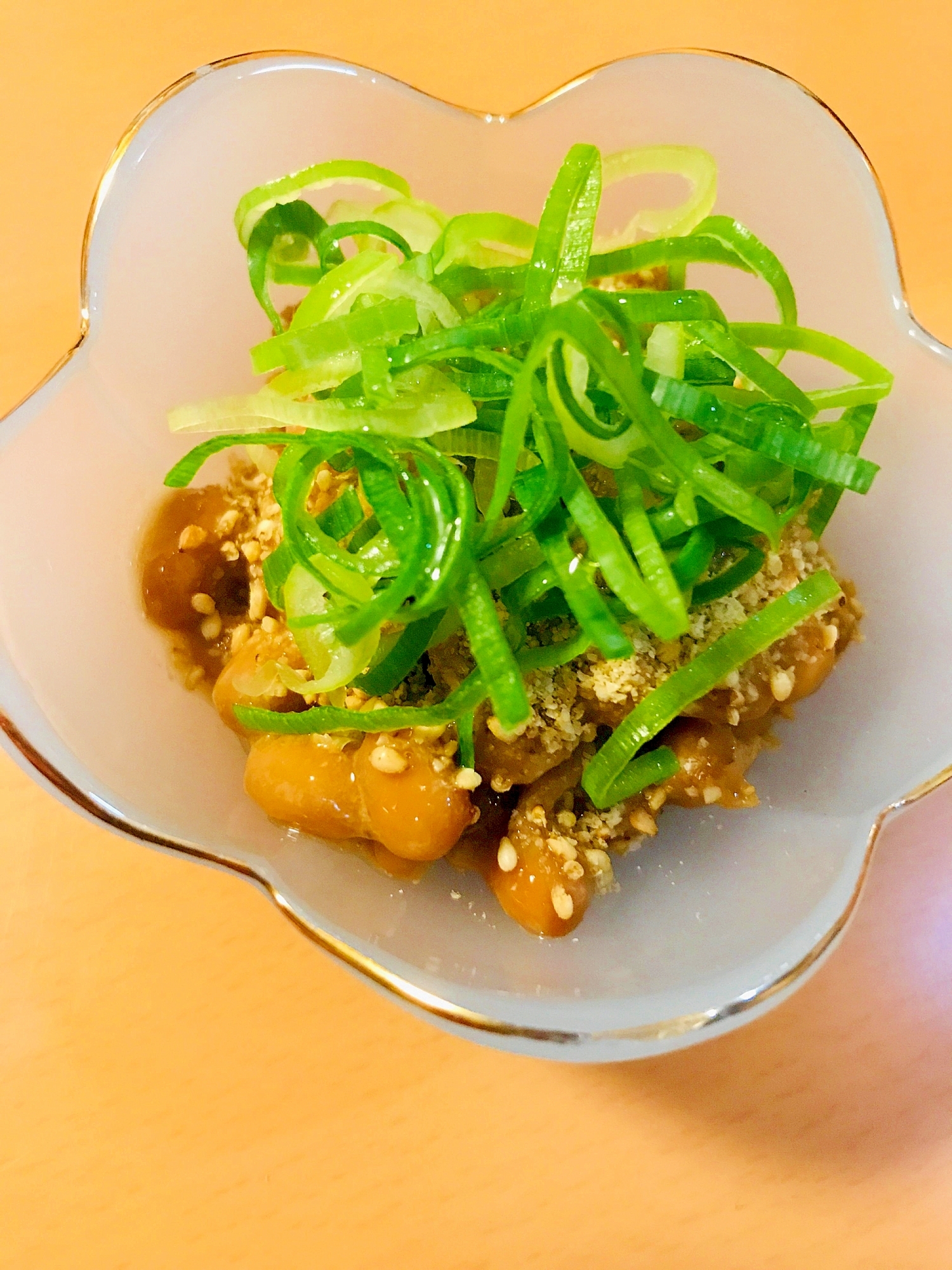 今日の納豆●切り胡麻とごま油のゴマ風味納豆