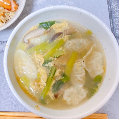 青梗菜と水餃子の卵スープ