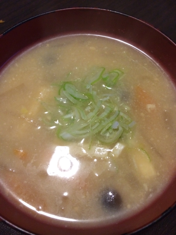 【えのき氷消費】根菜と油揚げのお味噌汁