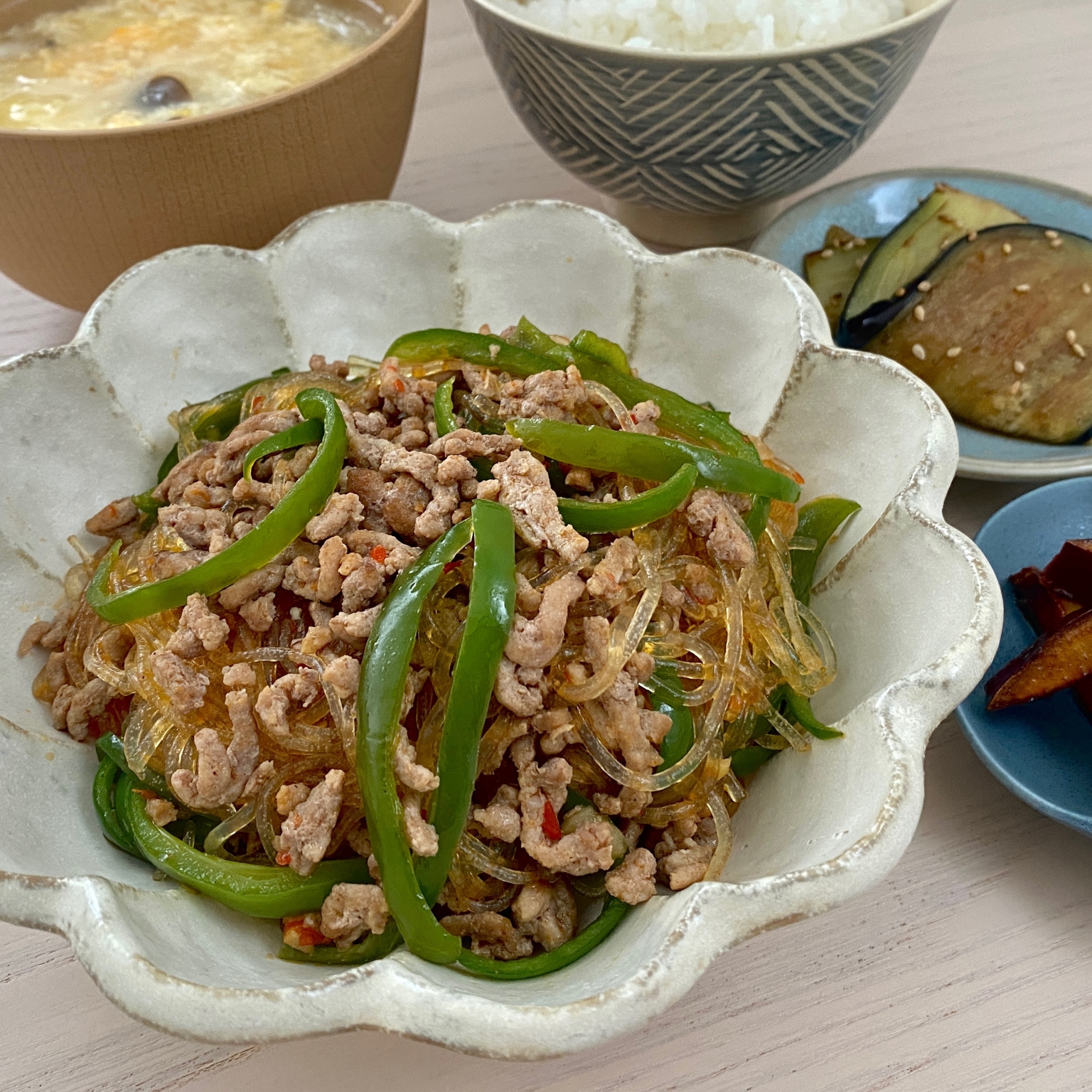 ごはんが進む!ひき肉とピーマンのピリ辛春雨