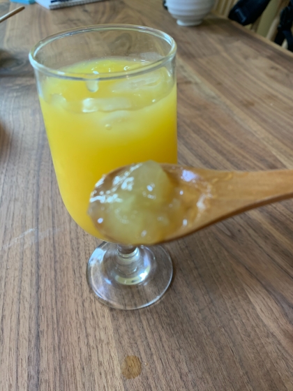 オレンジジュースで作りました
寒天は別のレシピで作ったのですが、良いアイデアなので試してみました！
オレンジ寒天✖️コーラとか別の組み合わせでも映えそう！
