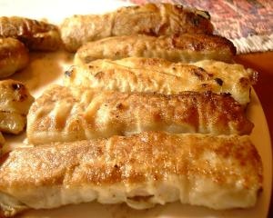 hide 焼き餃子、春巻き2点 楽天市場】【ふるさと納税】 ぎょうざ 餃子 50個 ( 25個 × 2