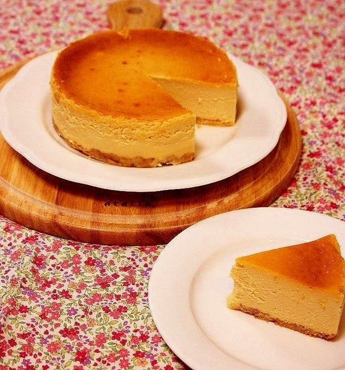 混ぜて焼くだけ簡単♪さつまいもチーズケーキ