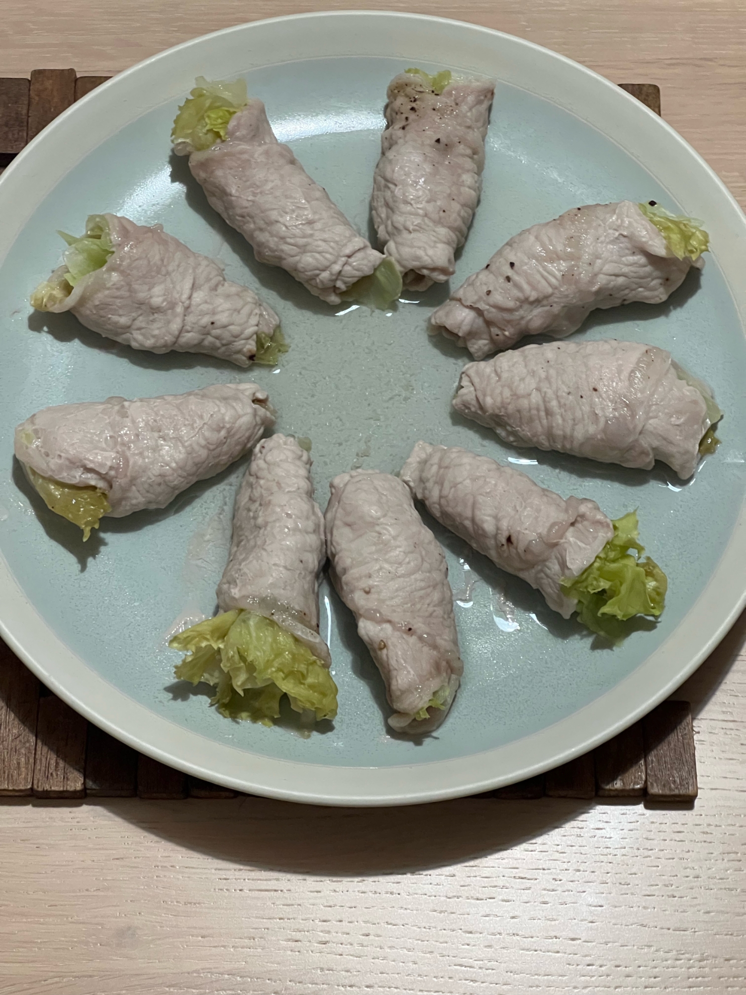レンチン♪しっとり豚肉のレタス巻き