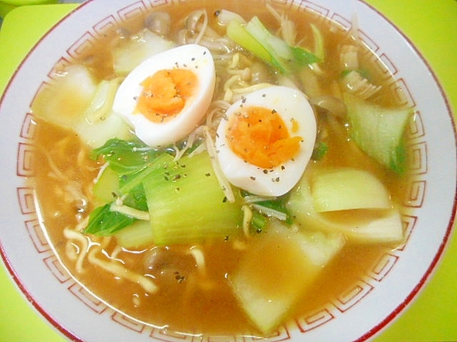 チンゲン菜ときのこの味噌ラーメン