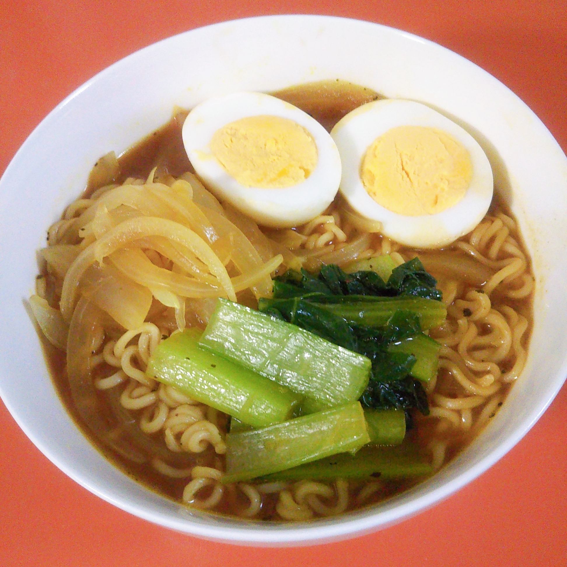 茹で卵と野菜入り☆スープカレーラーメン