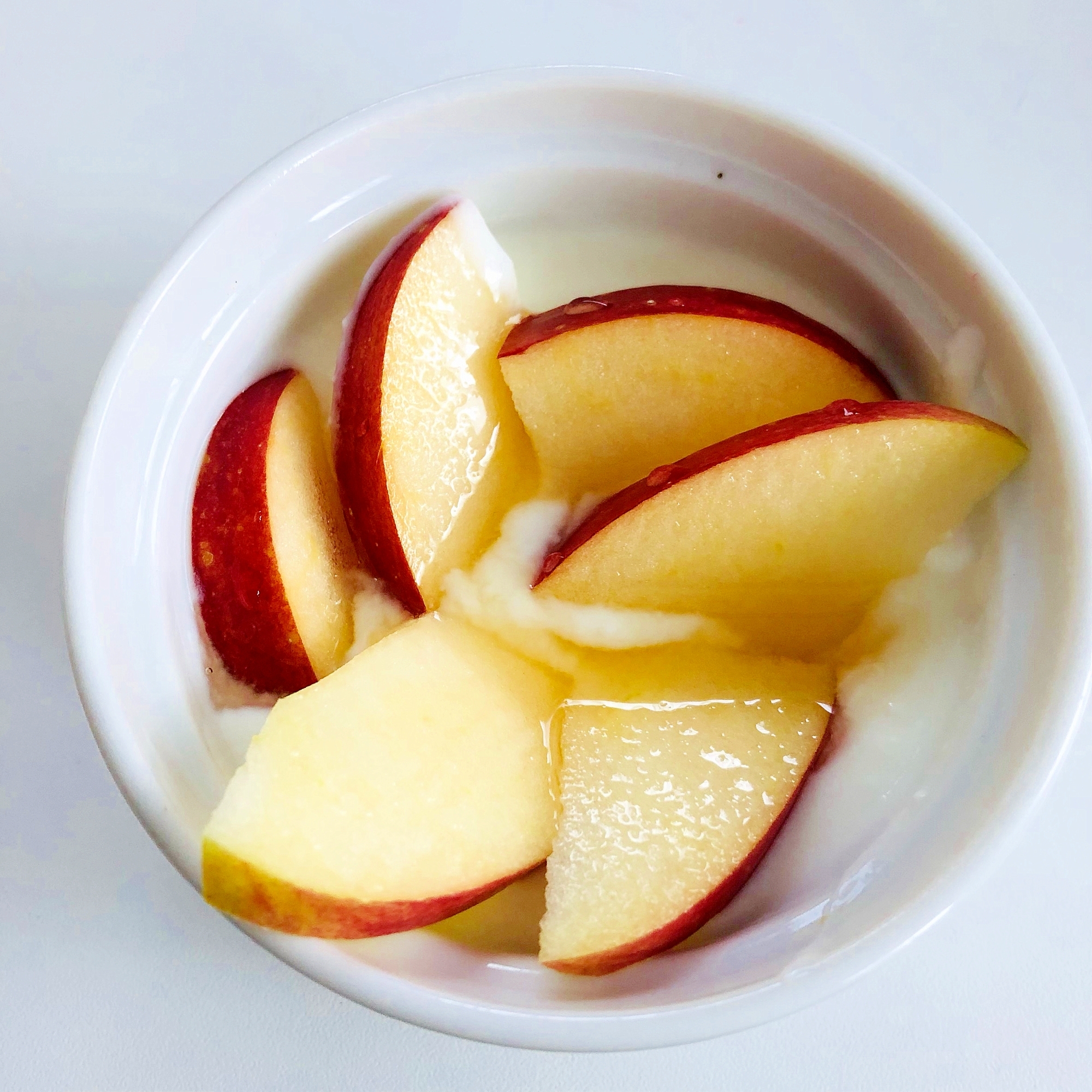 リンゴと蜂蜜のヨーグルト レシピ 作り方 By さくらぐみ 楽天レシピ リンゴと蜂蜜のヨーグルト レシピ 作り方 By さくらぐみ 楽天レシピ