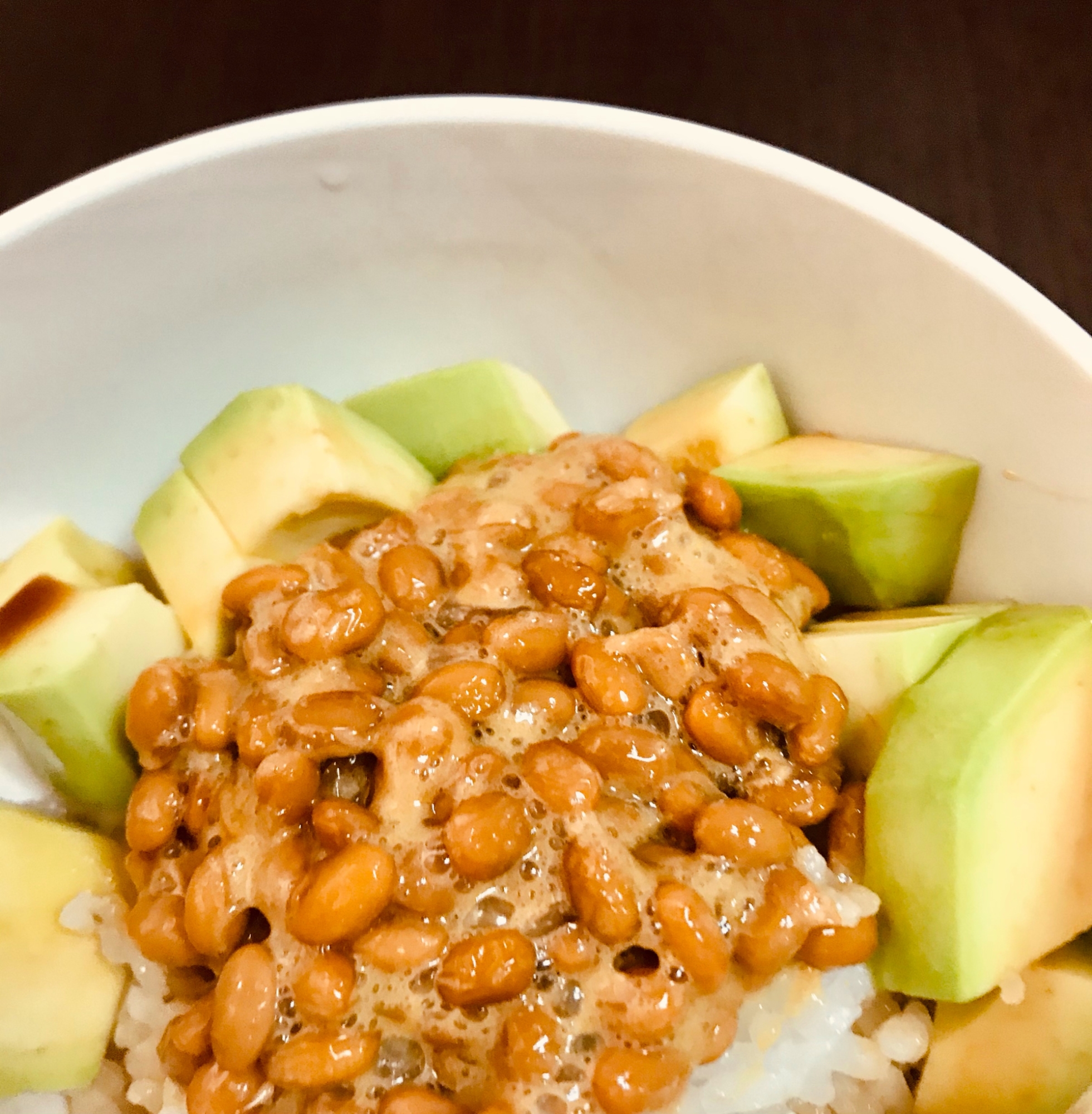 簡単にひとりご飯！アボカド納豆丼