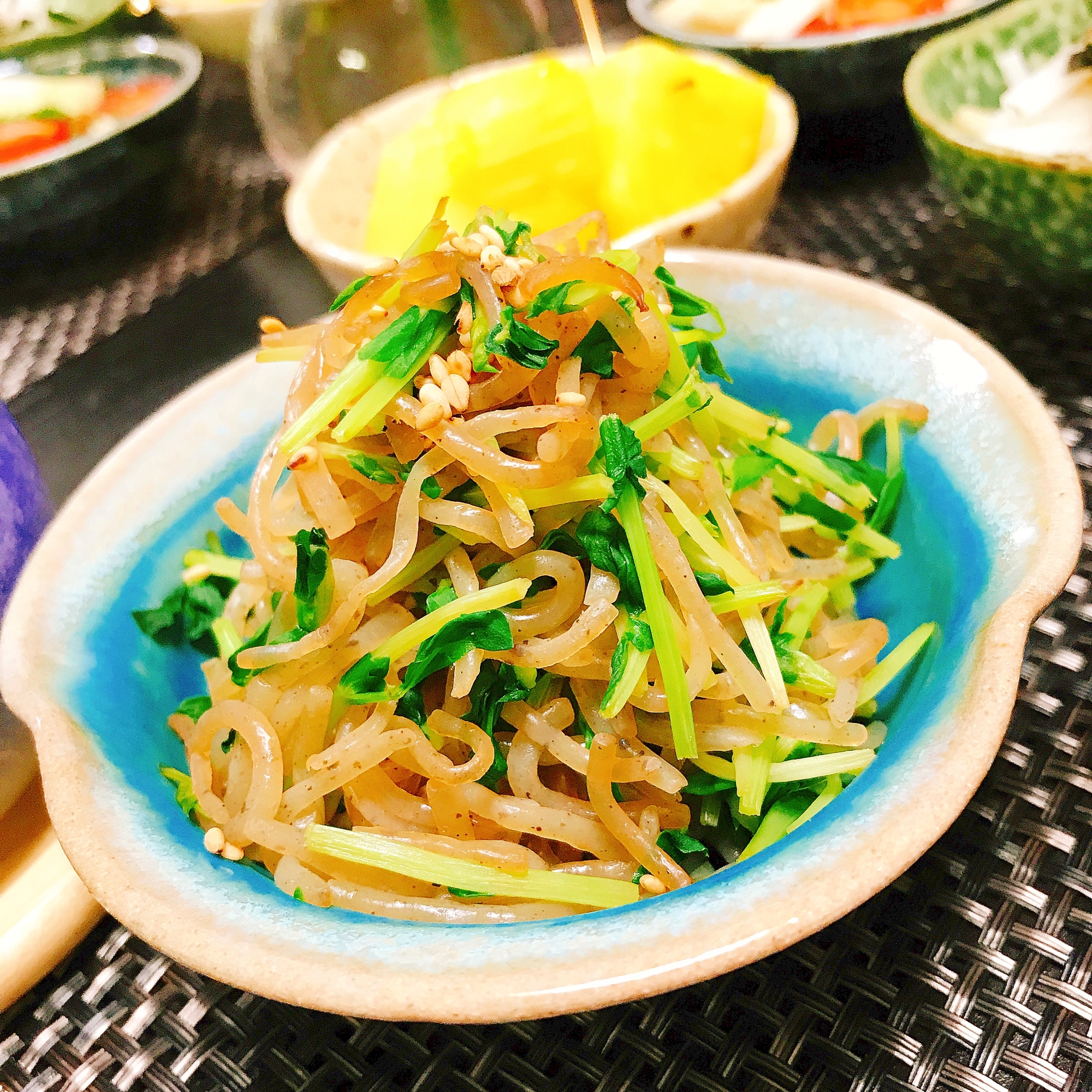 糖質制限☆しらたきと豆苗の生姜醤油蒸し