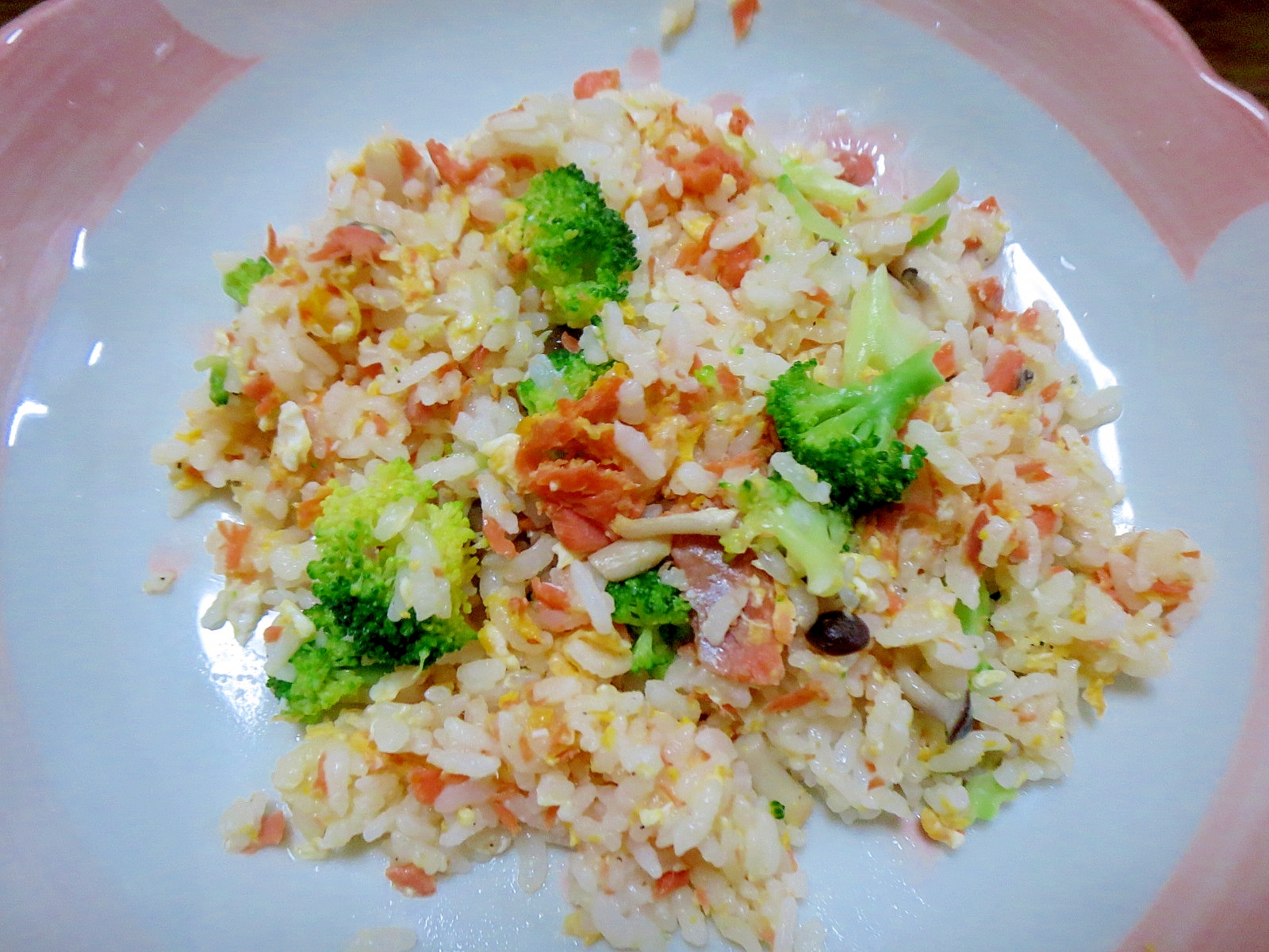 鮭とブロッコリーの卵炒飯
