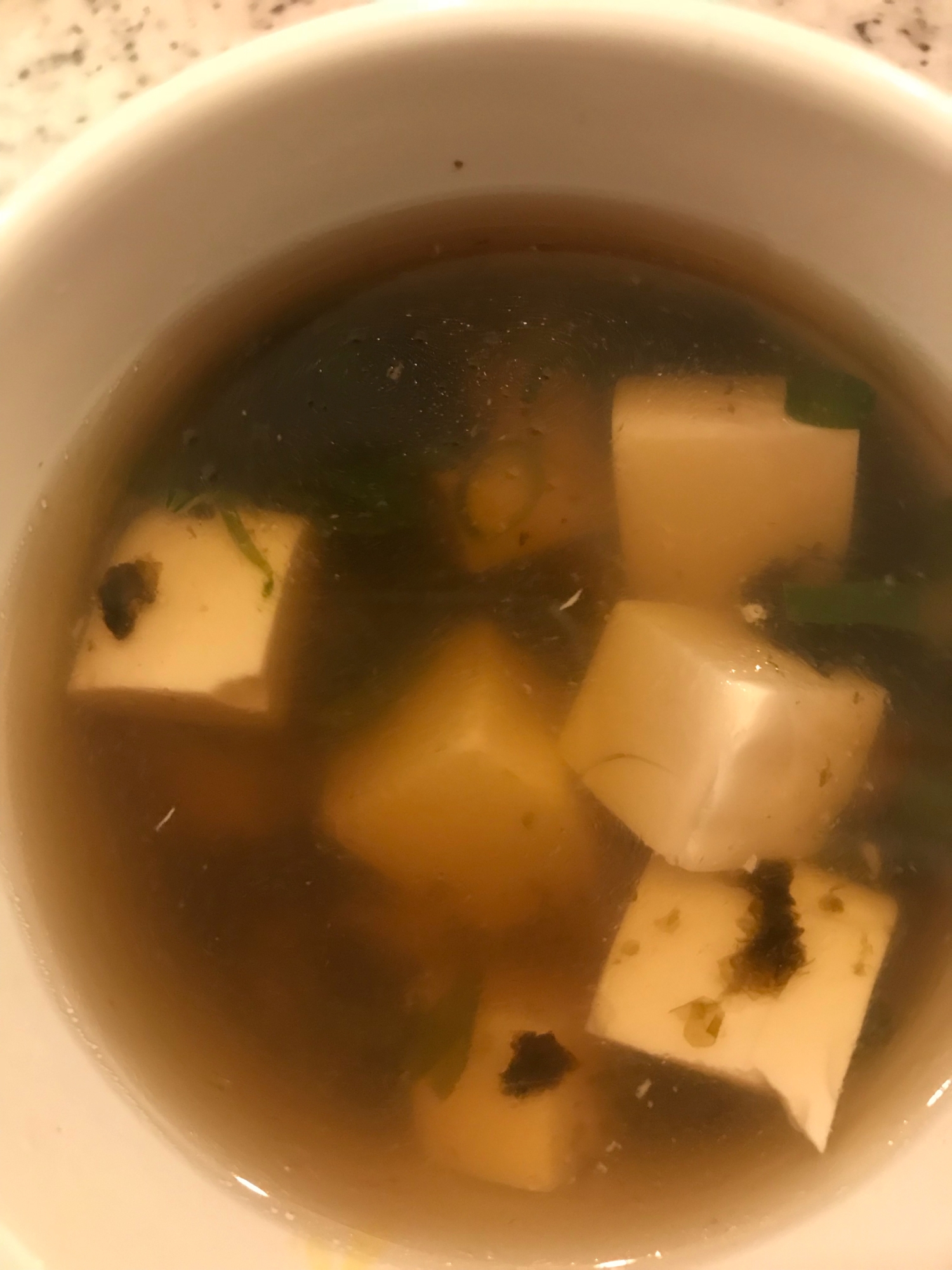 ゴマ油香る豆腐とのりのスープ