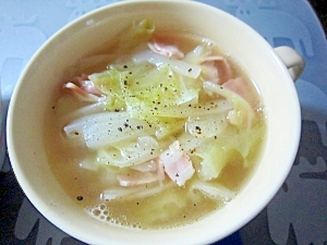 簡単 キャベツと玉ねぎとベーコンの洋風スープ レシピ 作り方 By まろんぱんまん 楽天レシピ