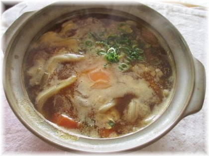 土鍋で簡単♪アツアツ♪鍋焼きもつカレーうどん