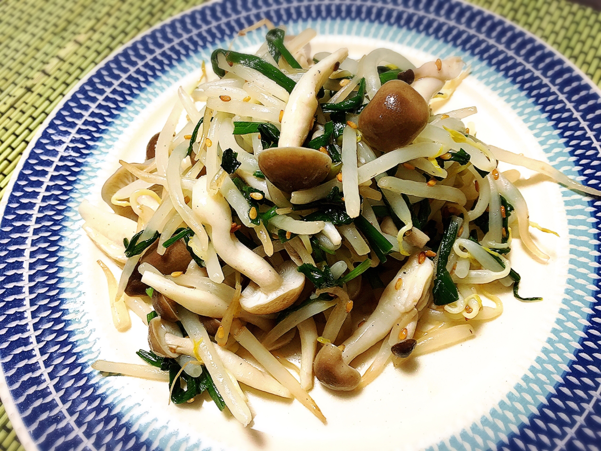 簡単！もやしとニラときのこの炒め物