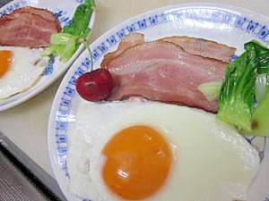 朝食レシピ　110）ノンオイルのベーコンエッグ