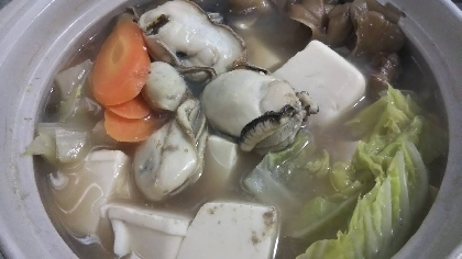 材料は若干違いますが（冷蔵庫にあったもので作りました）、味はとても美味しかったです。いつも牡蠣は昆布出汁で鍋にしていましたが、味噌は更にあたたまりますね。