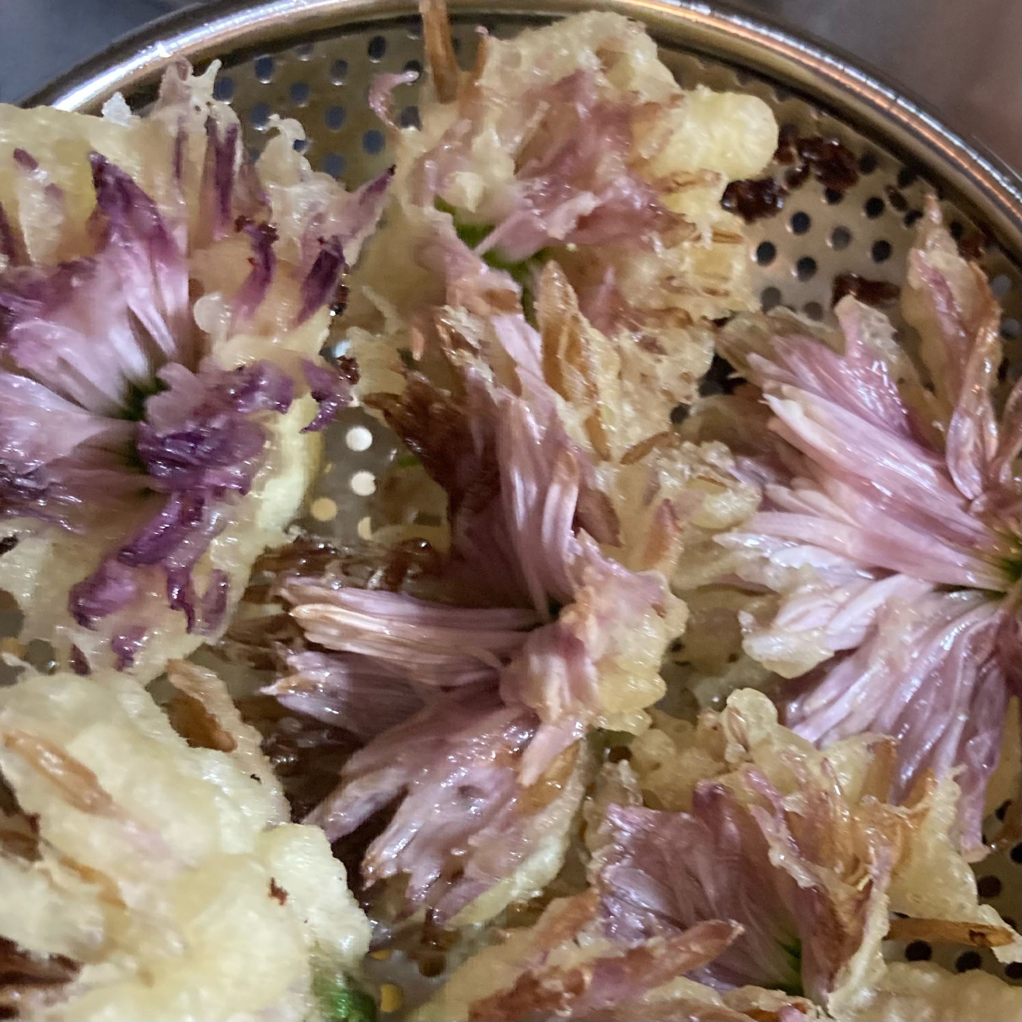 菊の花の天ぷら レシピ 作り方 By 好き嫌い大王の料理番 楽天レシピ