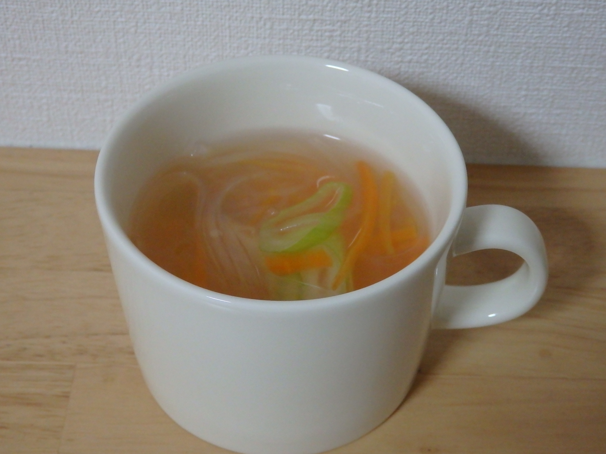 春雨とにんじんのスープ