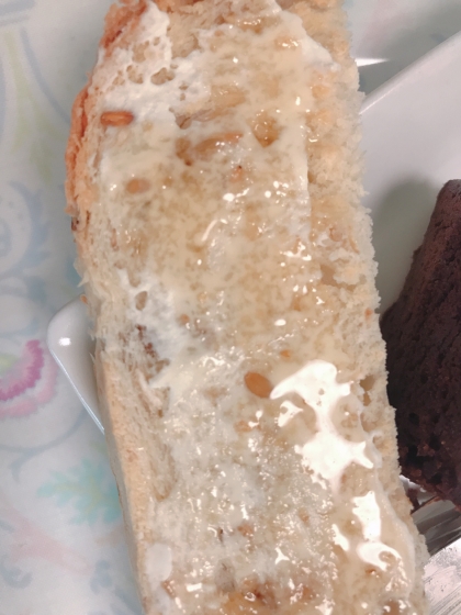 ハニークリームチーズ食パン