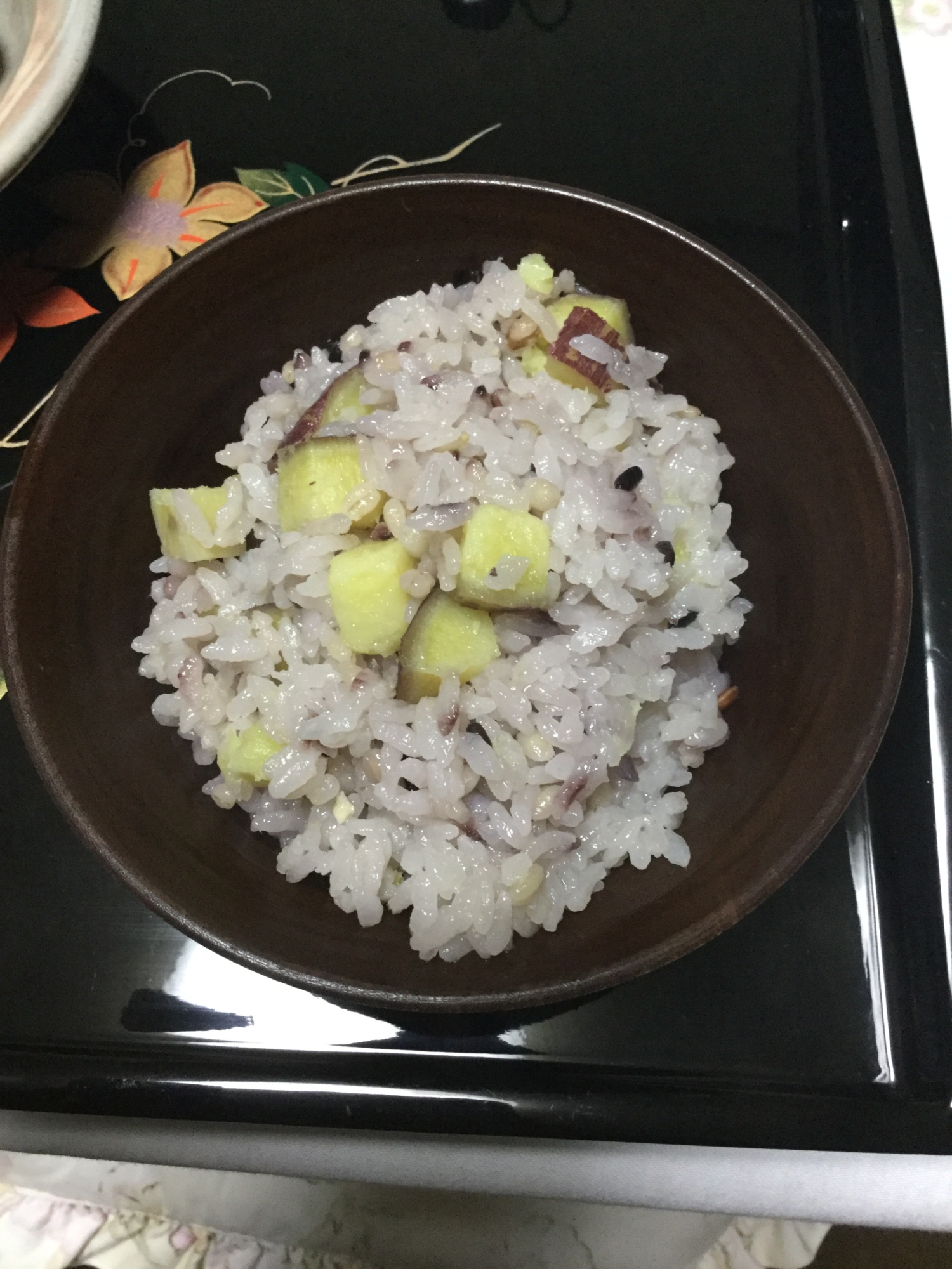 白だしでサツマイモの雑穀ご飯 レシピ 作り方 By あーるいーあい0153 楽天レシピ 白だしでサツマイモの雑穀ご飯 レシピ 作り方 By あーるいーあい0153 楽天レシピ