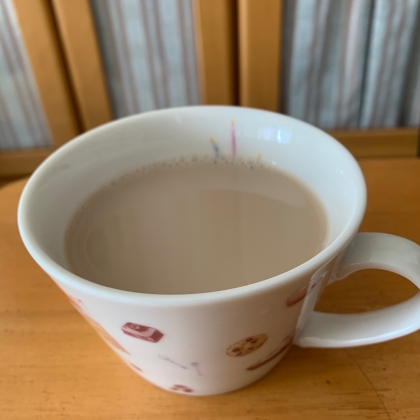 チャイ大大大好き♡毎日紅茶は飲むのでレシピを見つけて早速作りましたよ⸜(๑’ᵕ’๑)⸝
豆乳で作らせていただきました♪
あったまりレシピありがとうございます♡