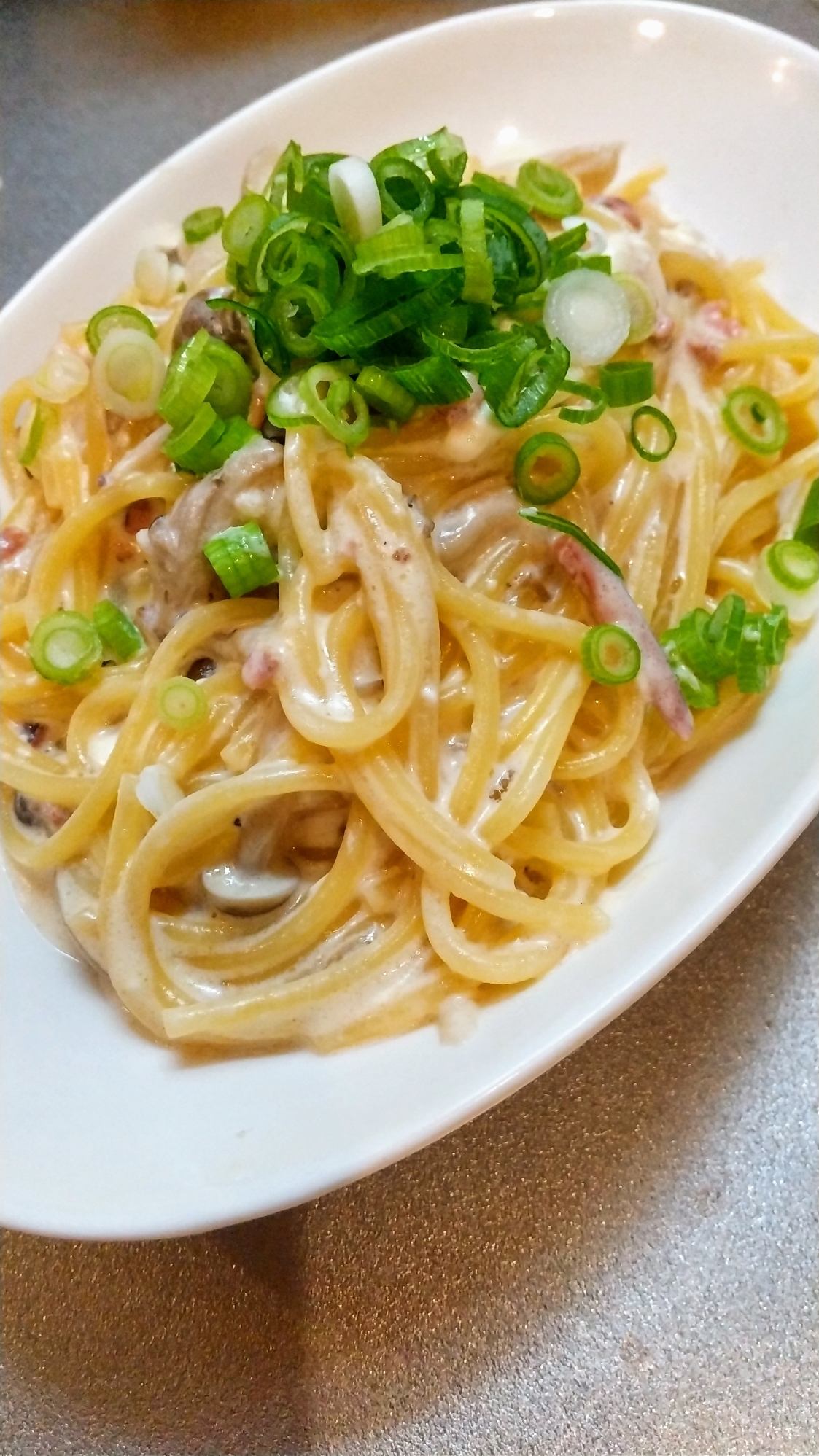 簡単で高級な味！濃厚！クリームチーズと塩辛のパスタ