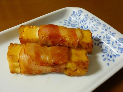 もう一品にパッと作れますね！厚揚げなので、食べごたえもありますね^m^
ベーコンの旨みとバターのコクがあって、とても美味しくいただきました♪