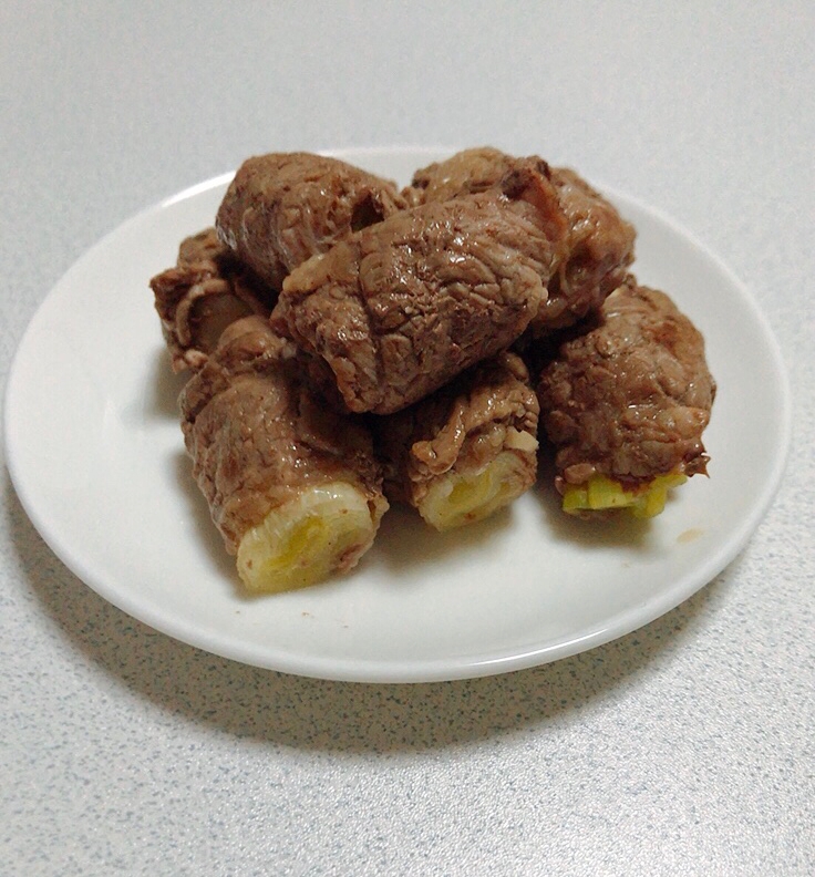 ねぎが甘い！牛肉の長葱巻き焼き