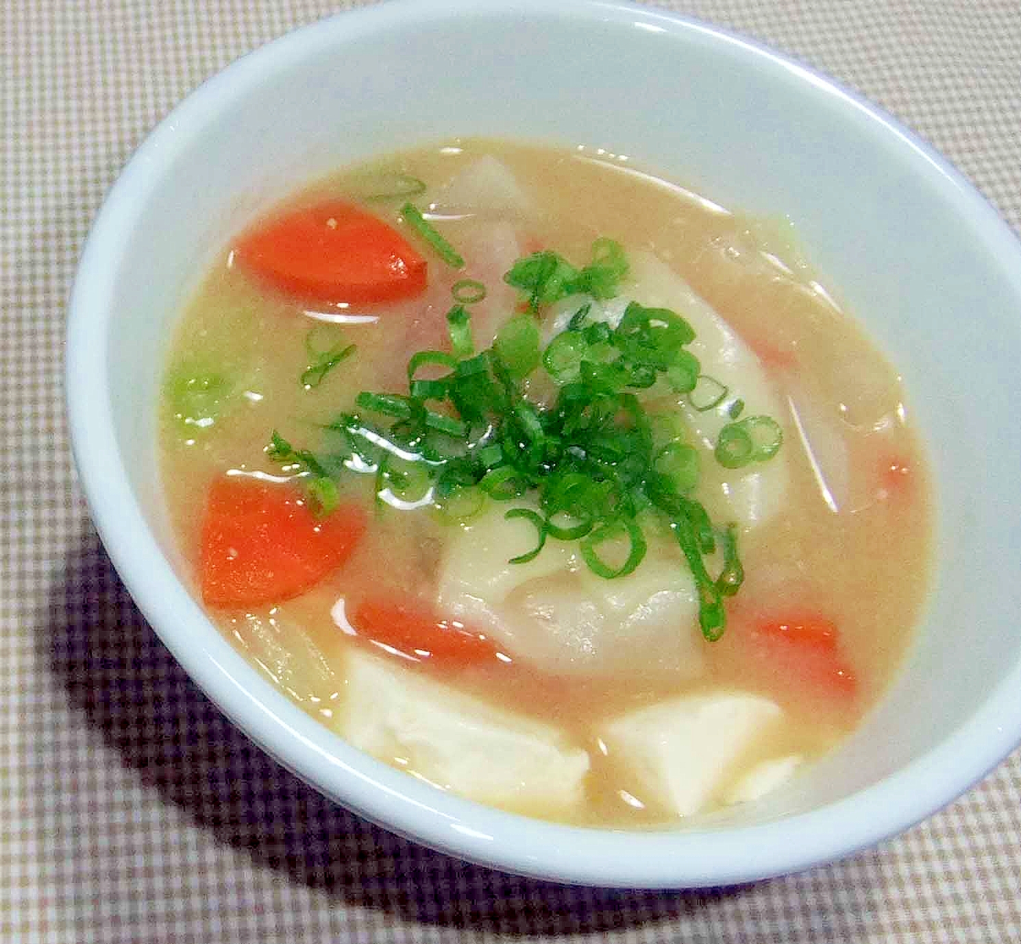根菜入り味噌味スープ