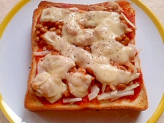 納豆のピザトースト