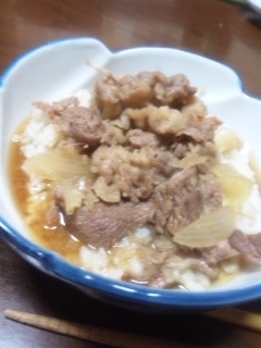 時間がかからずに美味しい牛丼出来ました☆
しょうがを後から入れるので香りが
とっても良かったです♪
ご馳走様でした（＾＾）