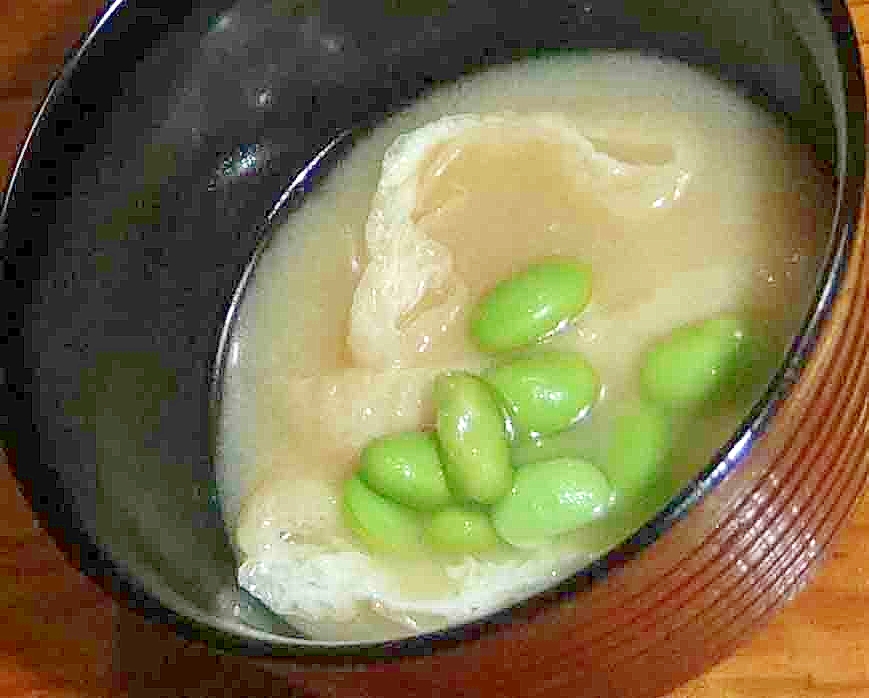 油揚げと枝豆のお味噌汁