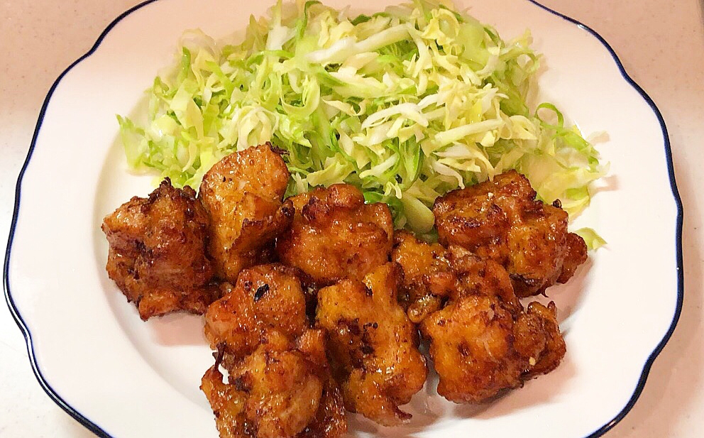 塩麹でやわらかジューシー♡鶏もも肉の唐揚げ