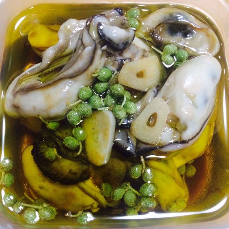 牡蠣のオリーブオイル漬け実山椒風味
