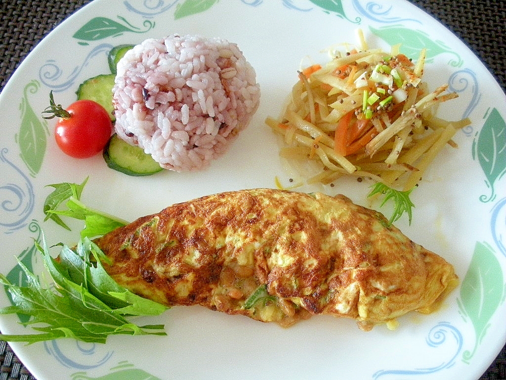 ねぎと納豆のとろ～りオムレツとサラダご飯プレート♪