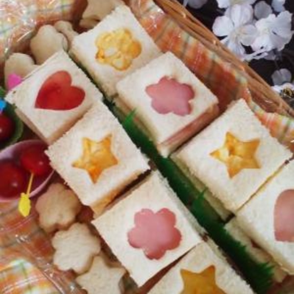 お花見に 桜の型抜きサンドイッチ レシピ 作り方 By Tekonani 楽天レシピ お花見に 桜の型抜きサンドイッチ レシピ 作り方 By Tekonani 楽天レシピ
